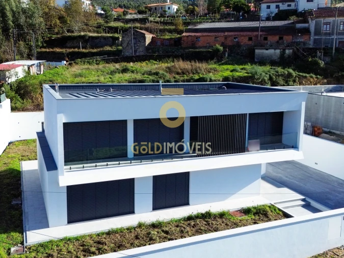 Moradia T0 para Venda em Nogueira do Cravo e Pindelo Foto 32