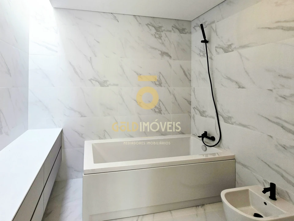 Moradia T0 para Venda em Nogueira do Cravo e Pindelo Foto 22