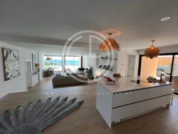 Moradia T6 para Venda em Albufeira e Olhos de Água