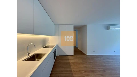 Apartamento T2 para Venda em Campanhã