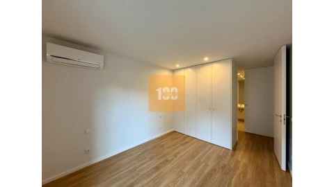 Apartamento T2 para Venda em Campanhã