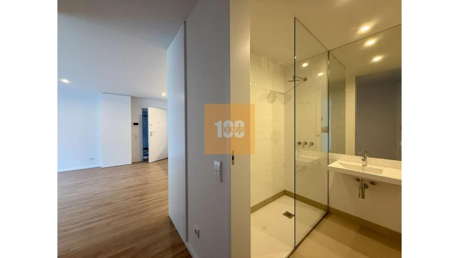 Apartamento T2 para Venda em Campanhã Foto 13