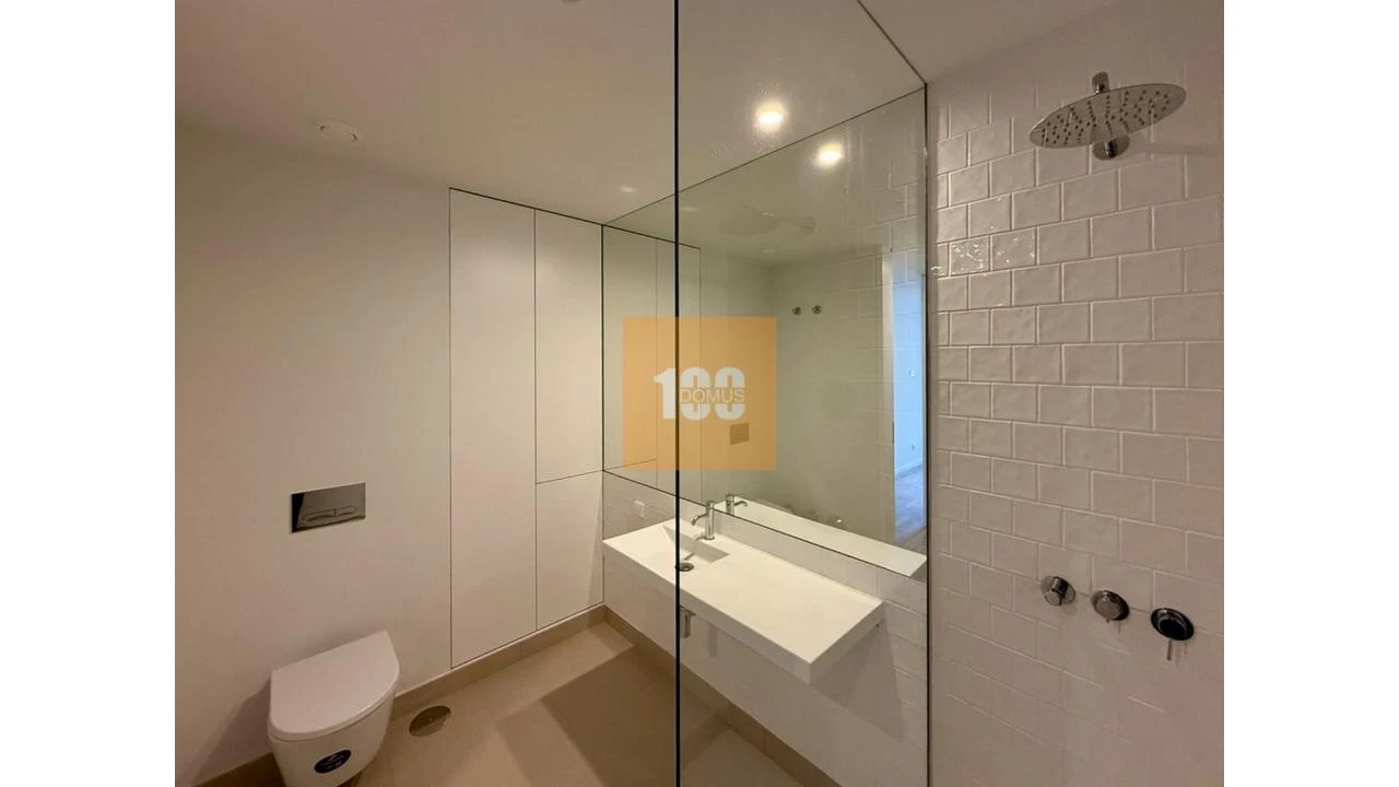 Apartamento T2 para Venda em Campanhã Foto 9