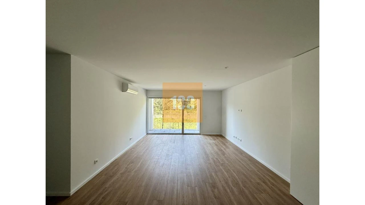 Apartamento T2 para Venda em Campanhã Foto 8