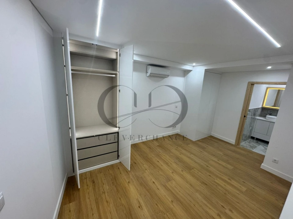 Apartamento para Venda em Cedofeita, Santo Ildefonso, Sé, Miragaia, São Nicolau e Vitória Foto 9