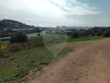 Moradia T3 para Venda em Alverca do Ribatejo e Sobralinho
