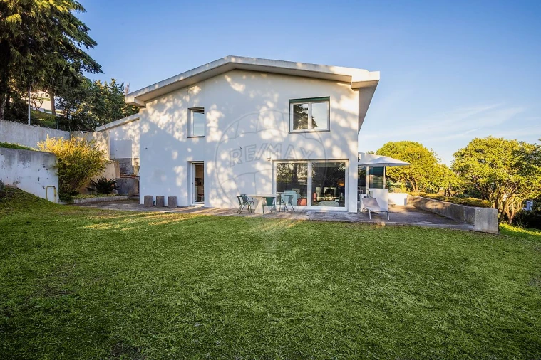 Moradia T4 para Venda em Alfragide Foto 3