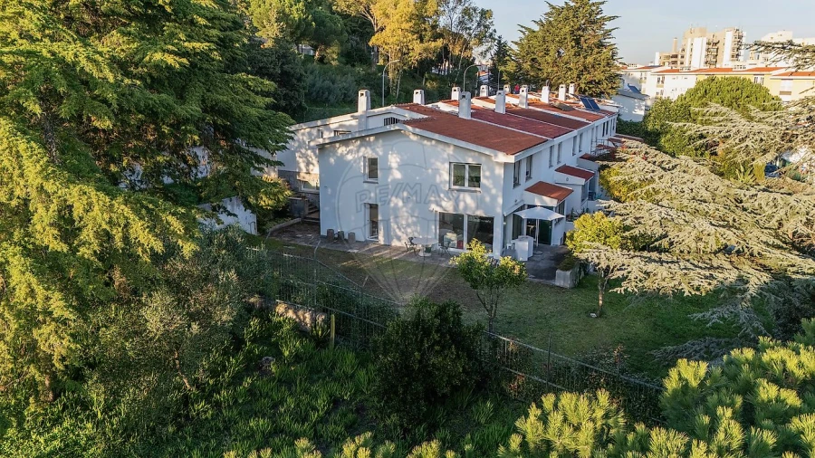 Moradia T4 para Venda em Alfragide