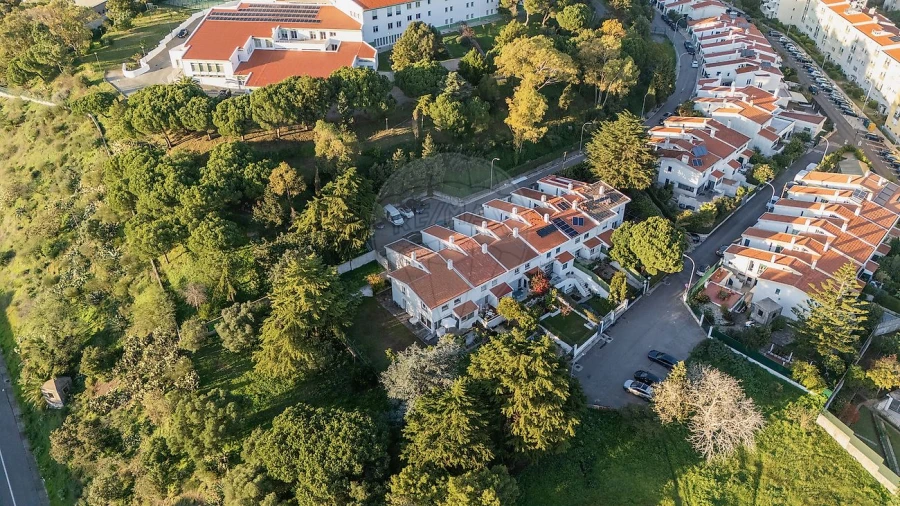 Moradia T4 para Venda em Alfragide Foto 32