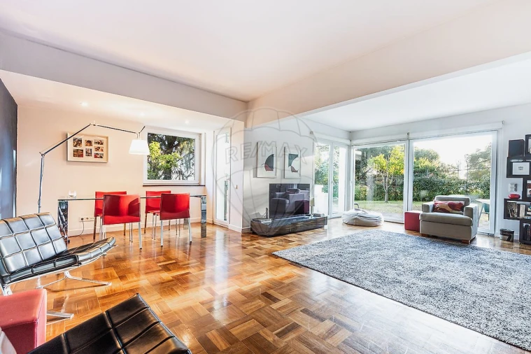 Moradia T4 para Venda em Alfragide Foto 10