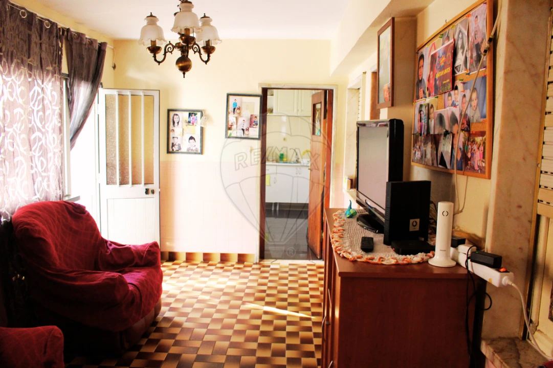 Prédio para Venda em Santa Iria de Azoia, São João da Talha e Bobadela Foto 8