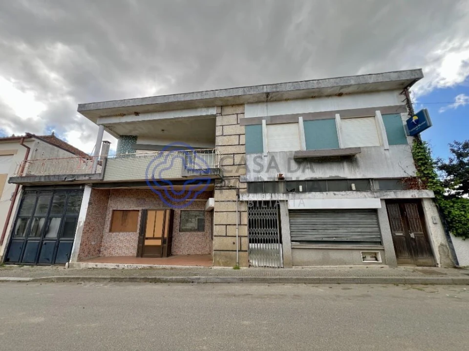 Moradia T5 para Venda em Carrazedo de Montenegro e Curros Foto 4