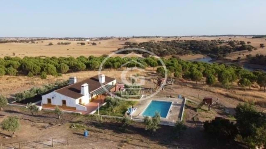 Quinta T5 para Venda em Santa Maria do Castelo e Santiago e Santa Susana