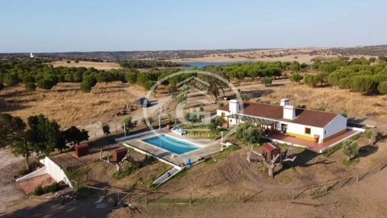 Quinta T5 para Venda em Santa Maria do Castelo e Santiago e Santa Susana Foto 9