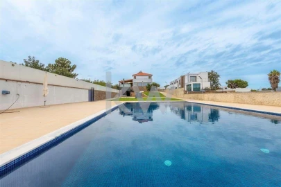 Moradia T2 para Venda em Albufeira e Olhos de Água