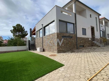 Moradia T2 para Venda em Albufeira e Olhos de Água
