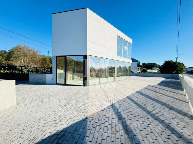 Loja para Arrendamento em Cardielos e Serreleis