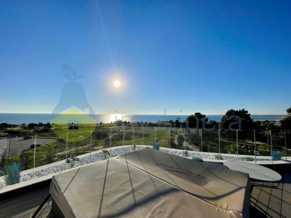 Moradia T7 para Venda em Guia Foto 25