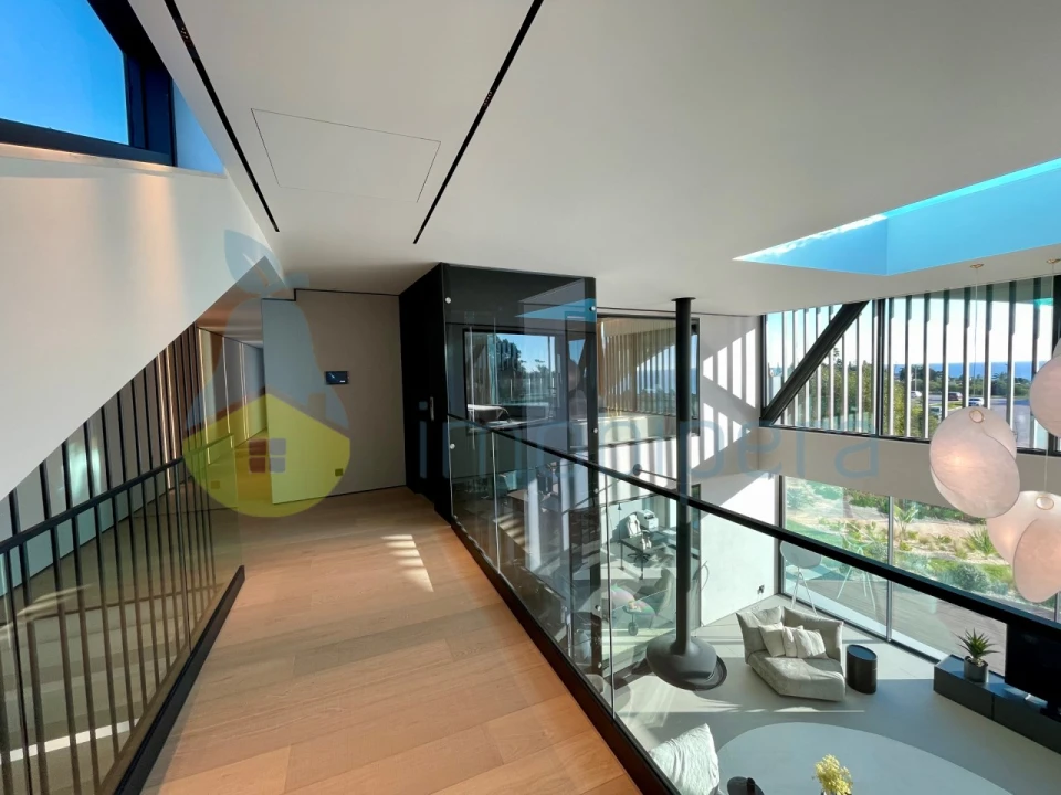 Moradia T7 para Venda em Guia Foto 8