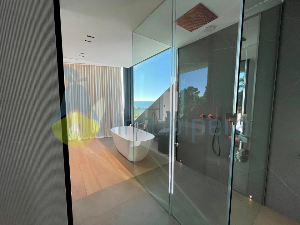 Moradia T7 para Venda em Guia Foto 10