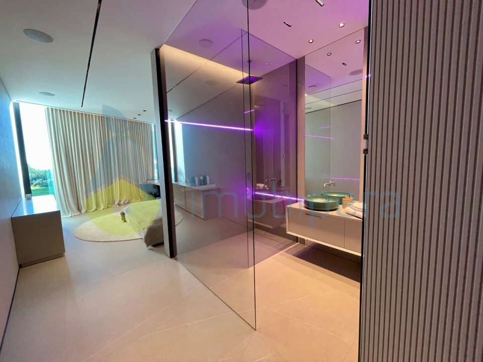 Moradia T7 para Venda em Guia Foto 16