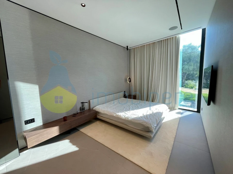 Moradia T7 para Venda em Guia Foto 18