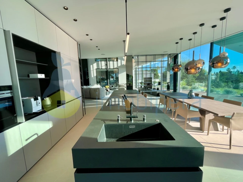 Moradia T7 para Venda em Guia Foto 6