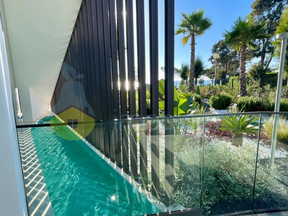 Moradia T7 para Venda em Guia Foto 5