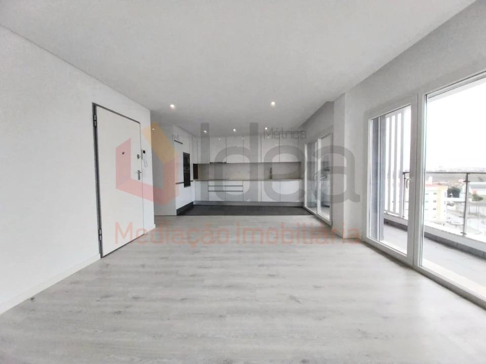 Apartamento T2 para Venda em Corroios Foto 1