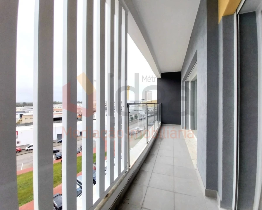 Apartamento T2 para Venda em Corroios Foto 8
