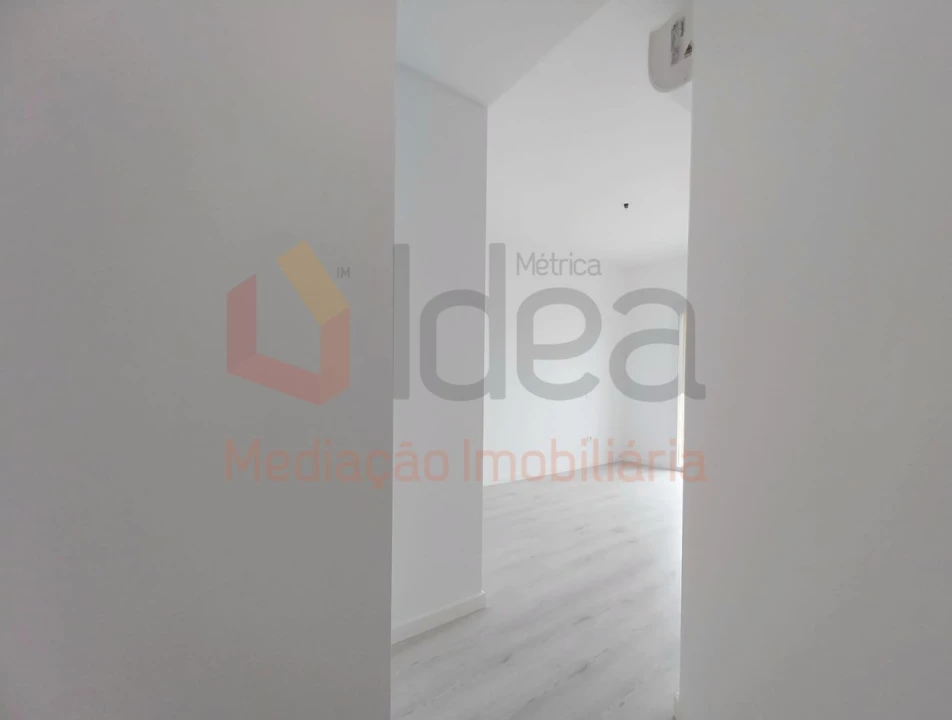 Apartamento T2 para Venda em Corroios Foto 19