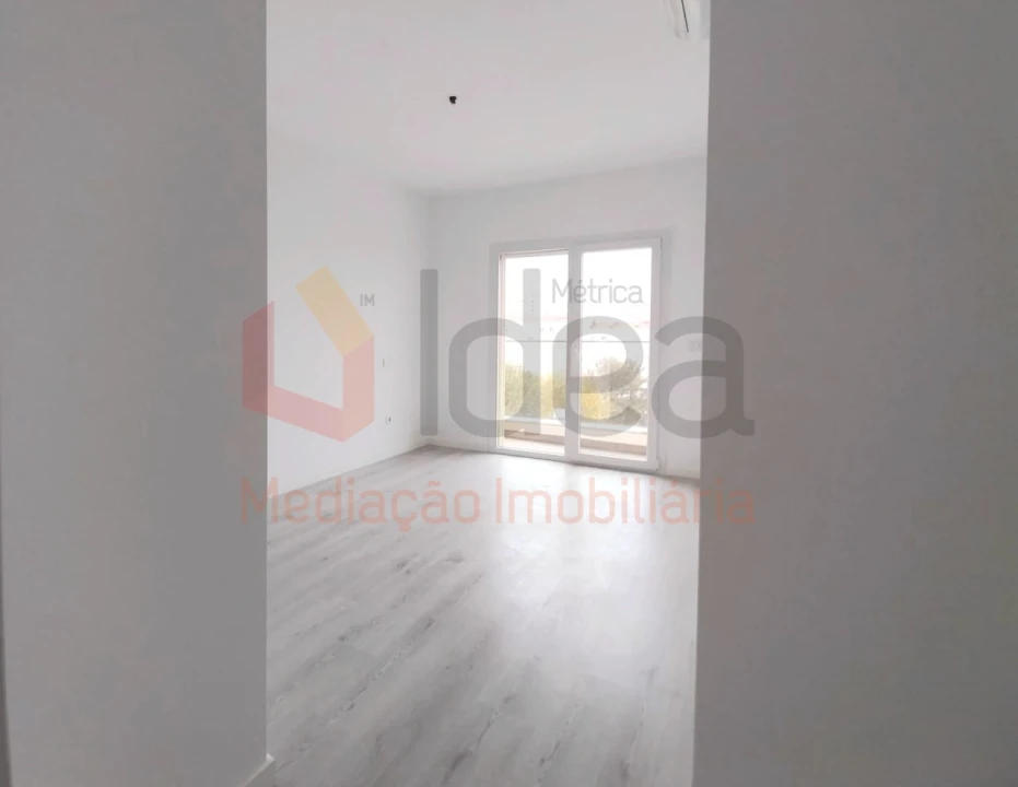 Apartamento T2 para Venda em Corroios Foto 20