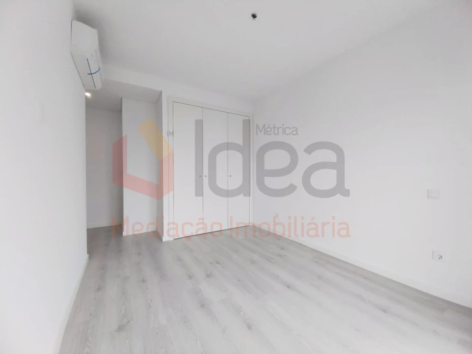Apartamento T2 para Venda em Corroios Foto 21