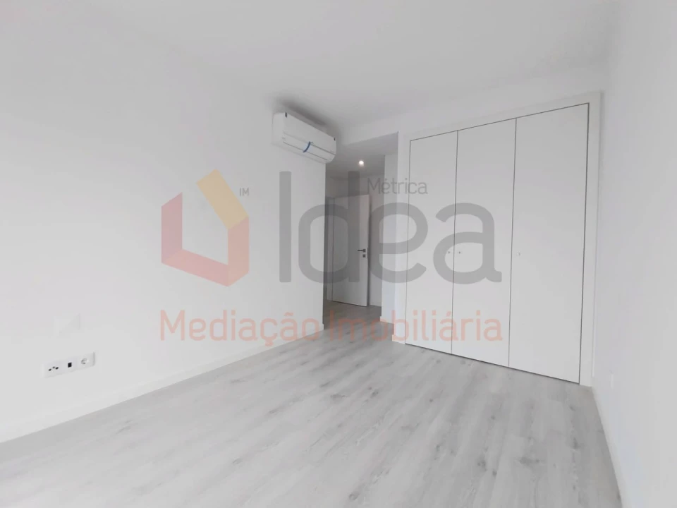 Apartamento T2 para Venda em Corroios Foto 22