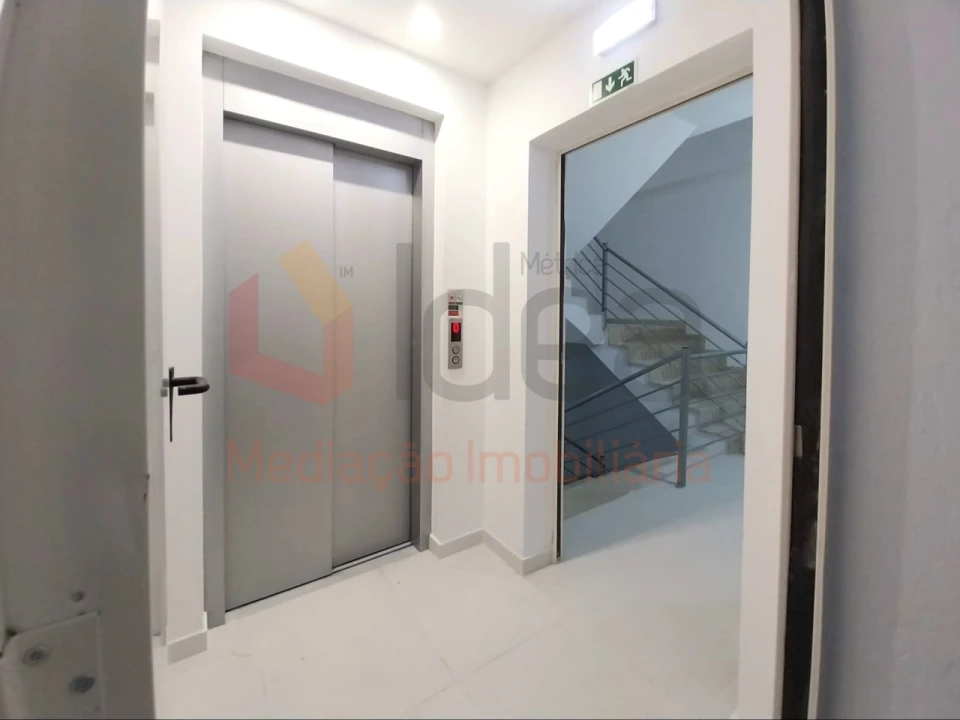 Apartamento T2 para Venda em Corroios Foto 26