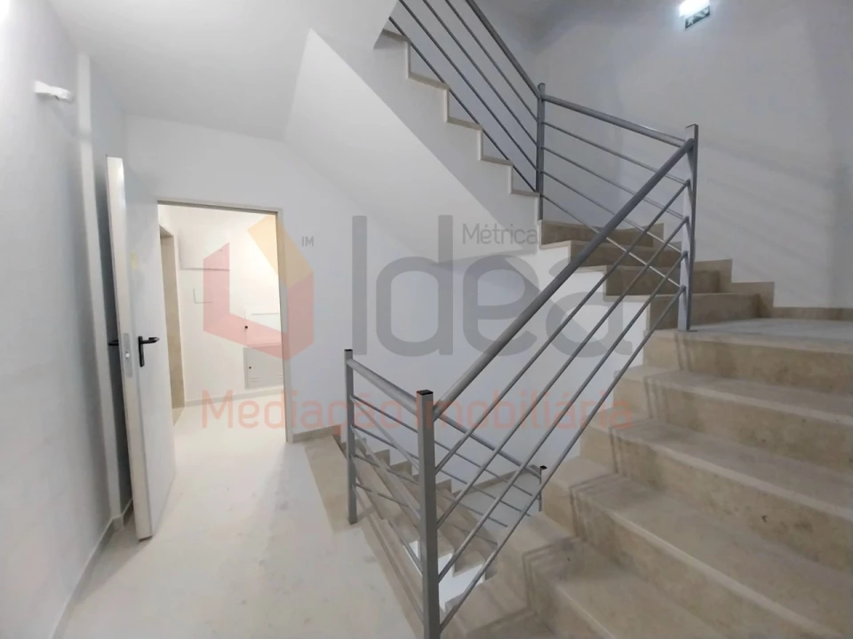 Apartamento T2 para Venda em Corroios Foto 27