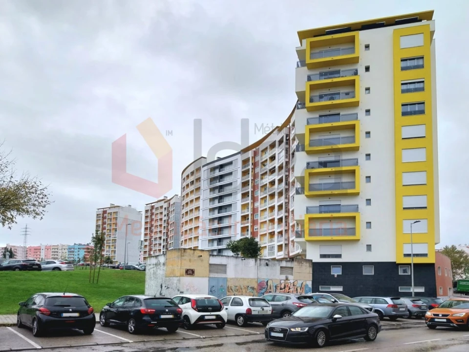 Apartamento T2 para Venda em Corroios Foto 32