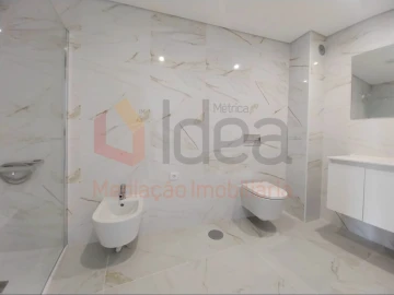 Apartamento T2 para Venda em Corroios