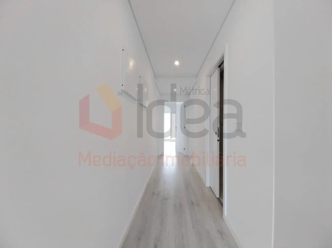 Apartamento T2 para Venda em Corroios Foto 10