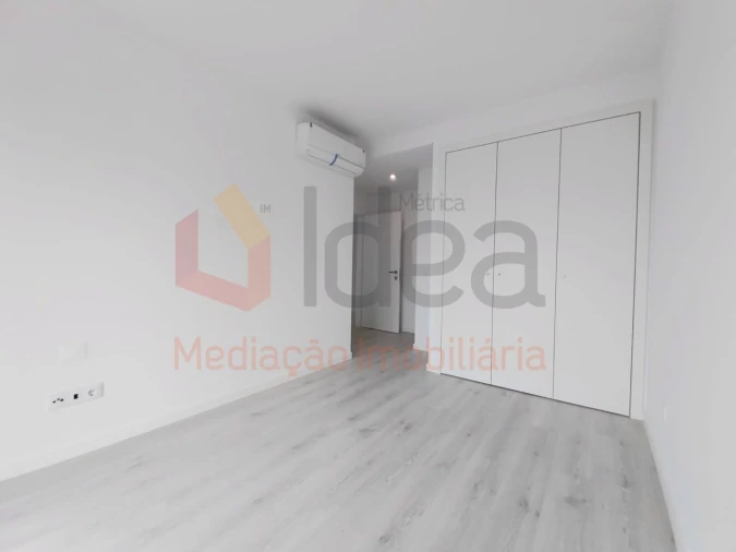 Apartamento T2 para Venda em Corroios Foto 22