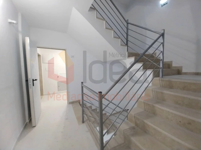 Apartamento T2 para Venda em Corroios Foto 27