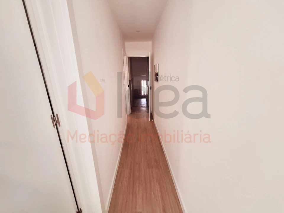Apartamento T1 para Venda em Baixa da Banheira e Vale da Amoreira Foto 5