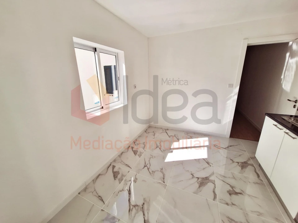 Apartamento T1 para Venda em Baixa da Banheira e Vale da Amoreira Foto 9