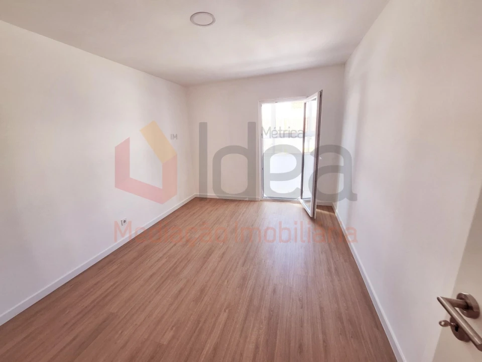 Apartamento T1 para Venda em Baixa da Banheira e Vale da Amoreira Foto 10