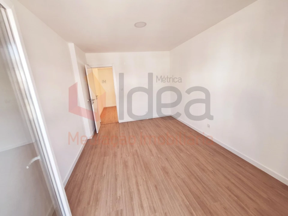 Apartamento T1 para Venda em Baixa da Banheira e Vale da Amoreira Foto 11