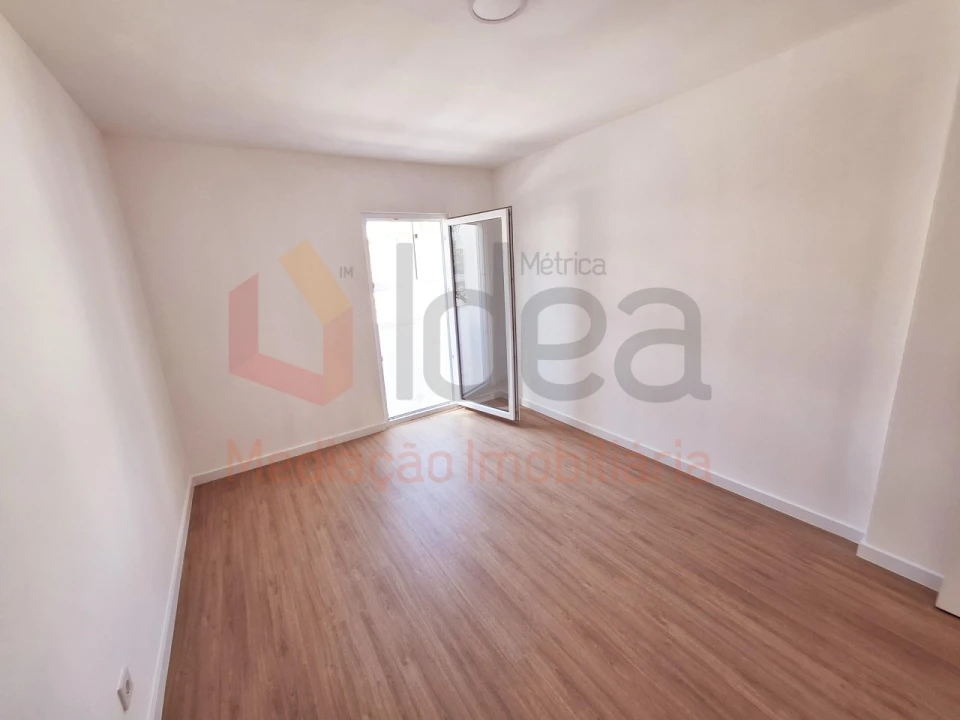 Apartamento T1 para Venda em Baixa da Banheira e Vale da Amoreira Foto 12