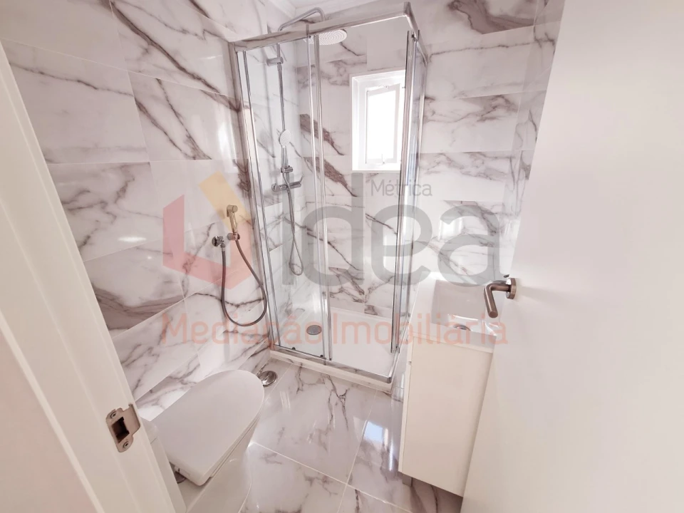 Apartamento T1 para Venda em Baixa da Banheira e Vale da Amoreira Foto 15