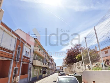 Apartamento T1 para Venda em Baixa da Banheira e Vale da Amoreira
