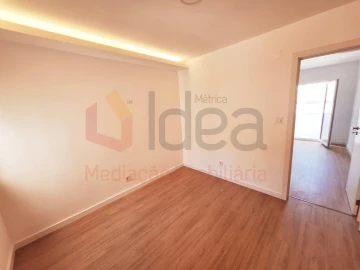 Apartamento T1 para Venda em Baixa da Banheira e Vale da Amoreira