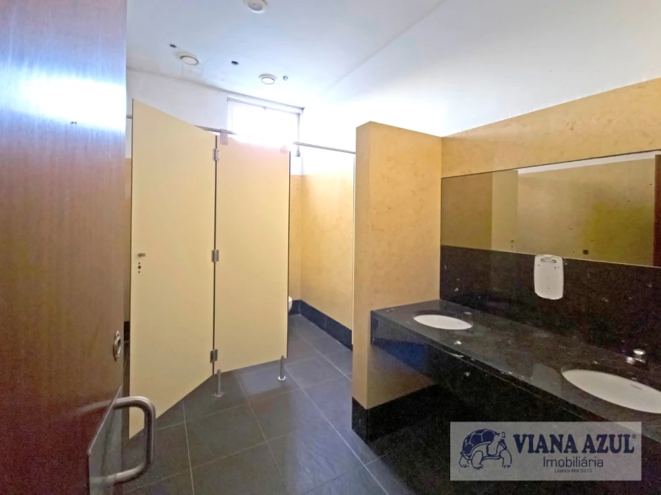 Loja para Arrendamento em Santa Maria Maior e Monserrate e Meadela Foto 17